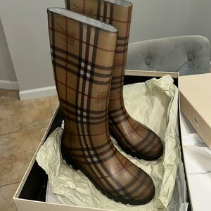 Burberry Boots size 37 EUR